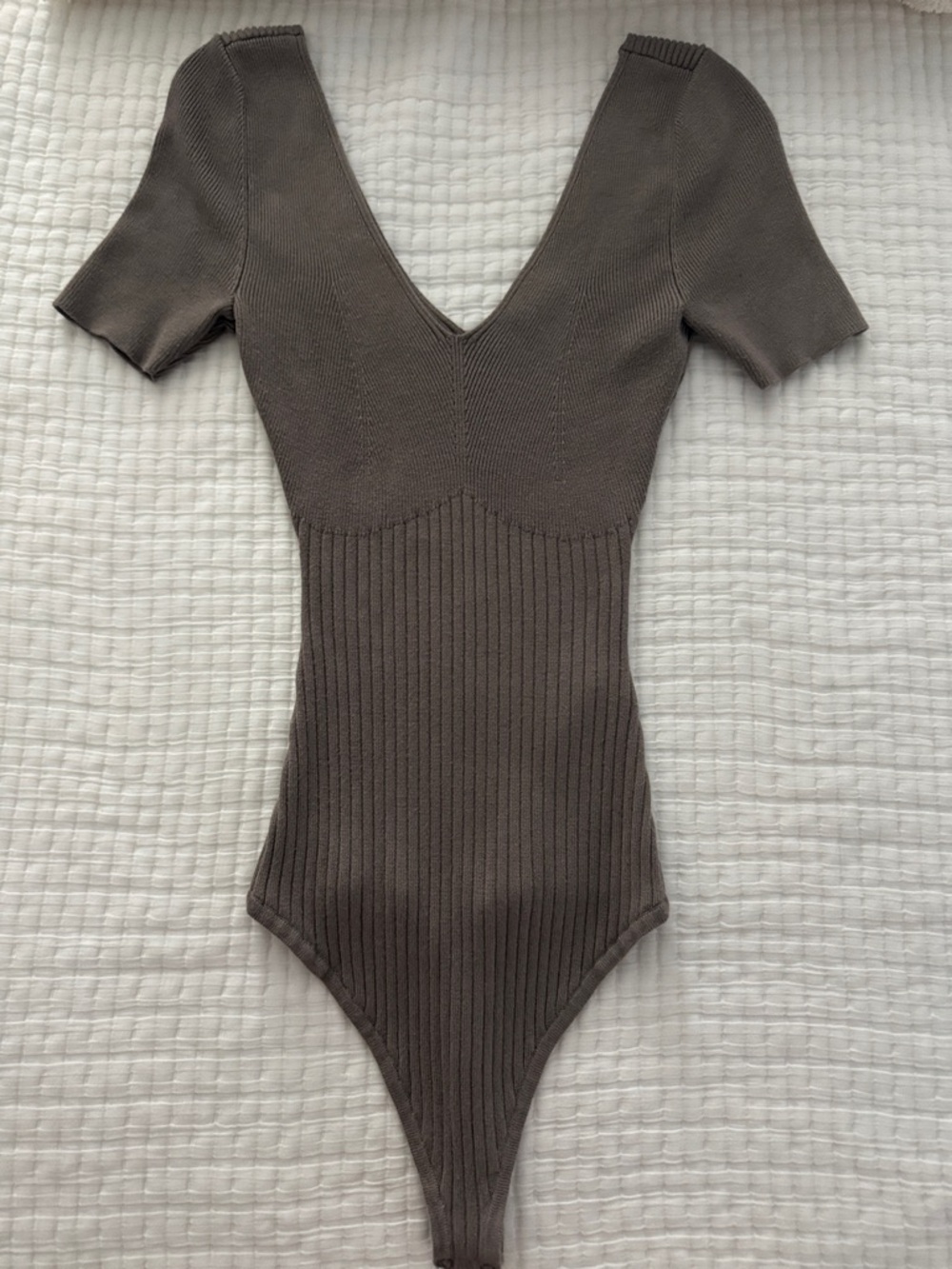 Abercrombie Ribbed V-Neck Short Sleeve Bodysuit in Taupe
